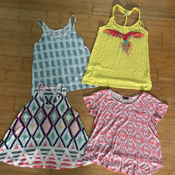 Summer top bundle size small - Picture 1 of 5